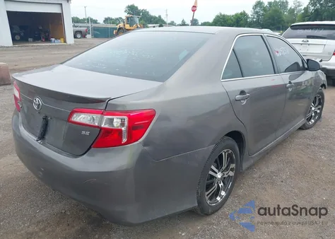 2013 Toyota Camry Se z USA, uszkodzony, nr VIN 4T1BF1FK5DU283785